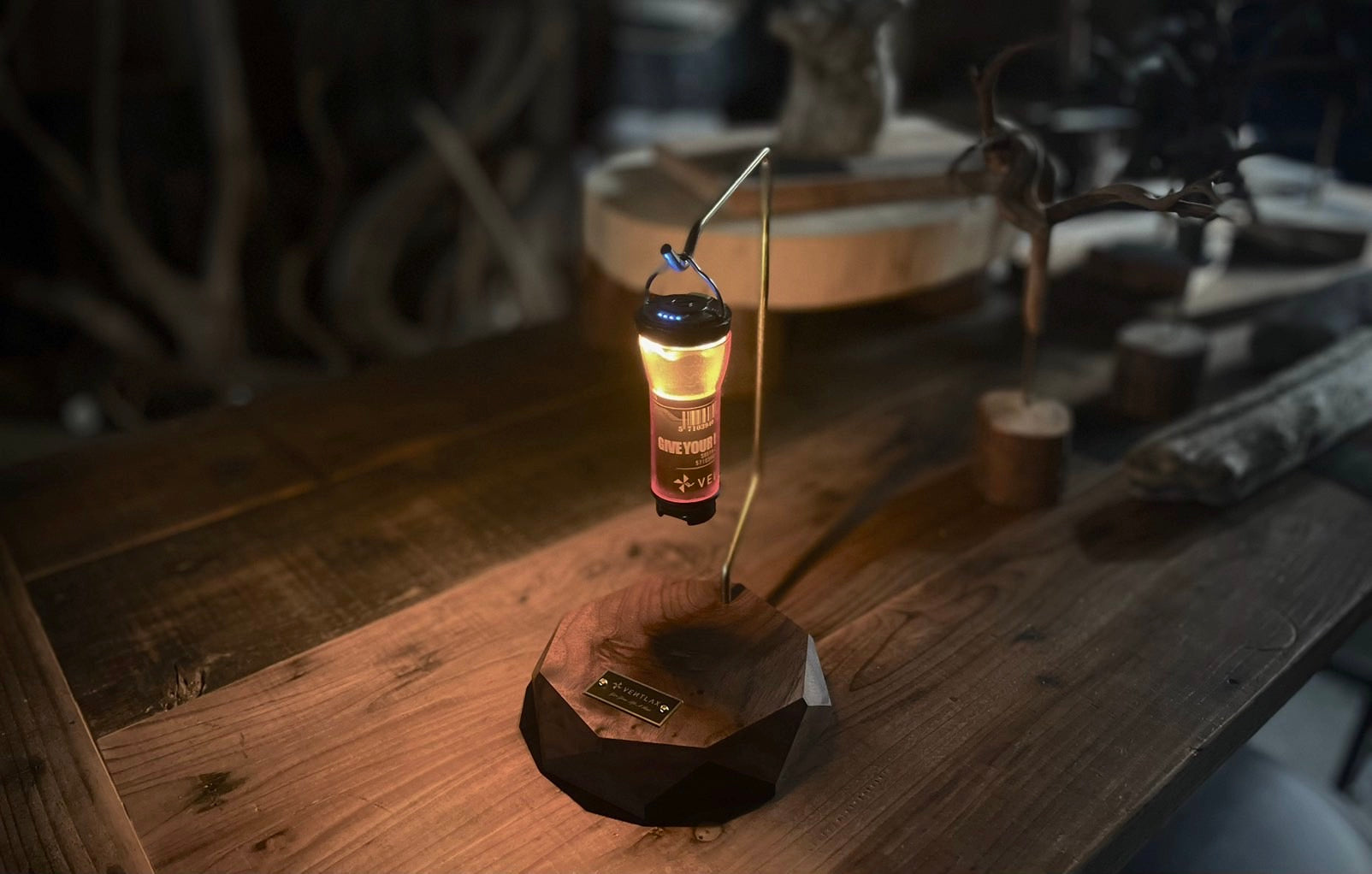 LANTERN STAND「SWAGSHELL」 – VENTLAX